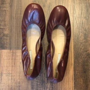 Vera Wang lavender label plum flats